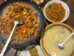 -富正毅三下锅·湘西韵味(天门山索道店)