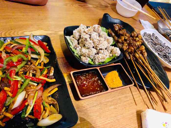 王小五酒库-"太坑了,自带酒水一瓶60开瓶费……是穷疯.