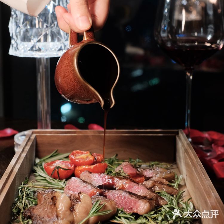 廣州塔下榮獲2025米其林入選指南餐廳