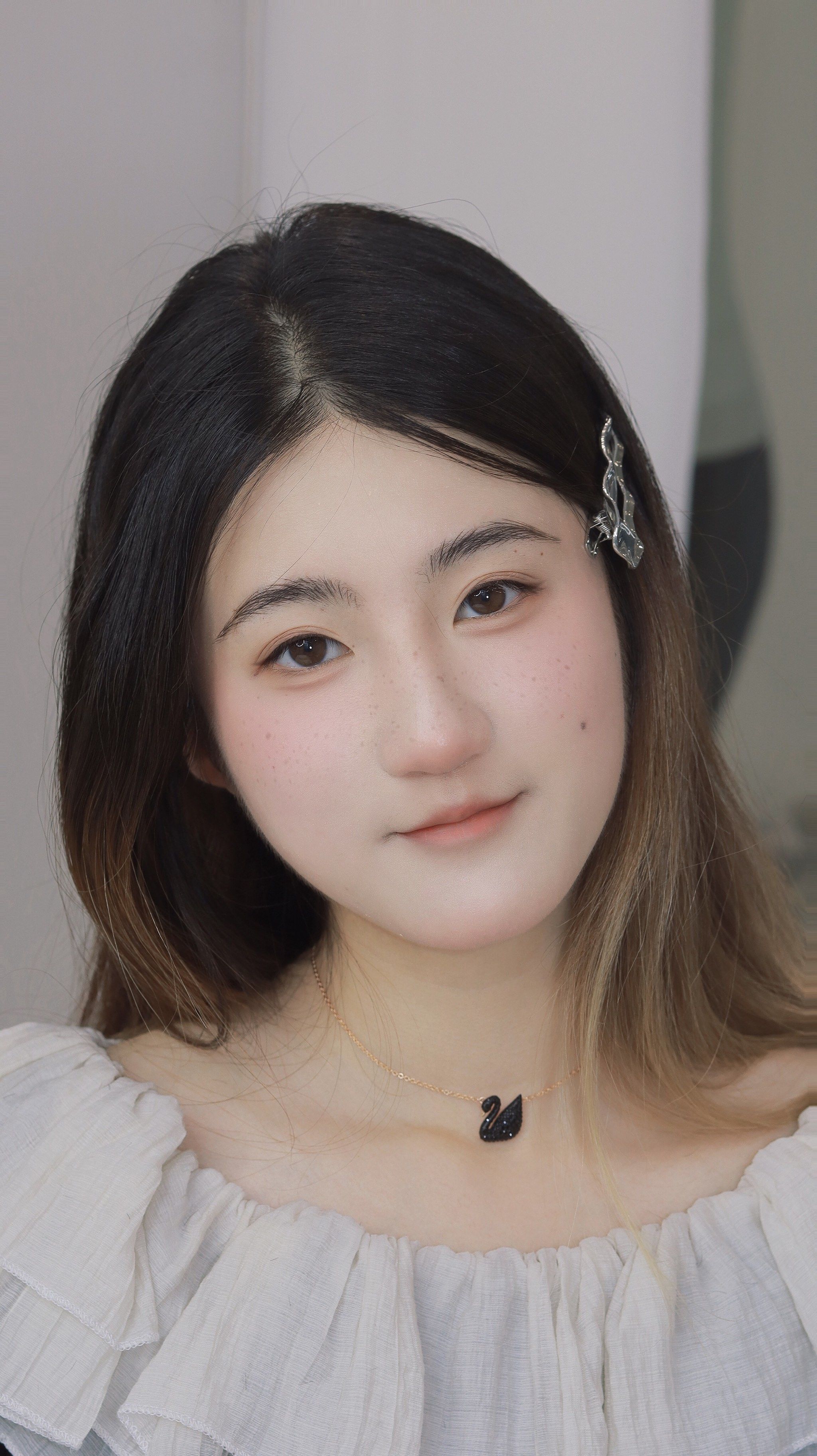 23岁女生设计眉型初体验!