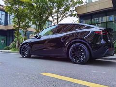-TESLA 特斯拉(上海太古汇体验店)