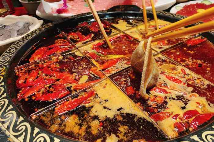 过三关老火锅汽博店-"最近这种不冷不热的天气,实在太合适吃火锅.