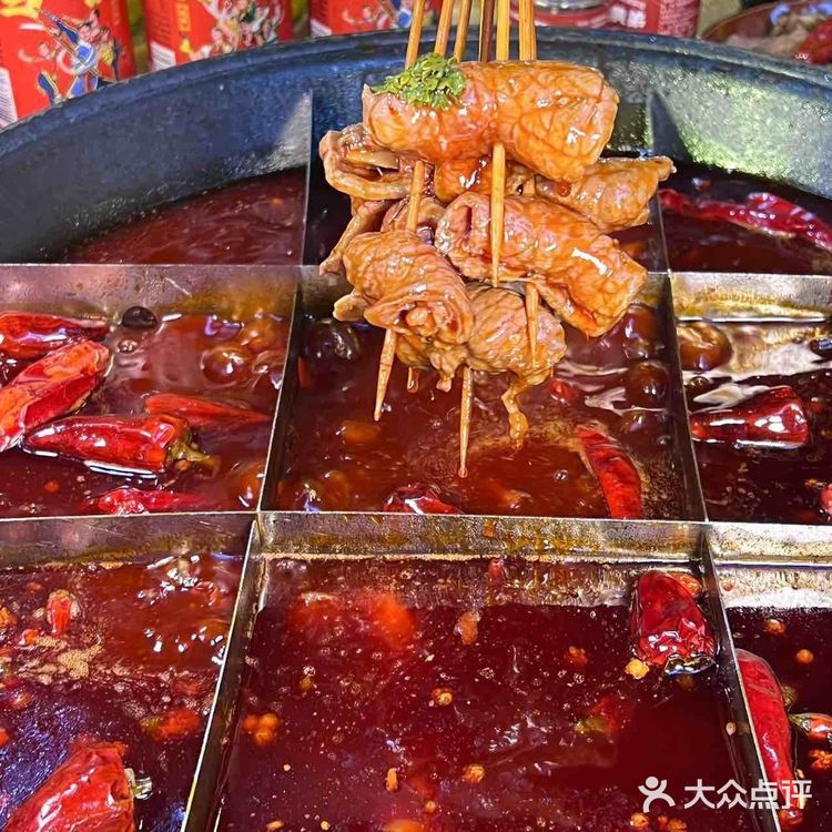 这家火锅唯一的缺点就是。。饭点得排队!!