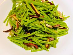 芦蒿炒咸肉-徽镇小厨·经典徽菜(十里河店)