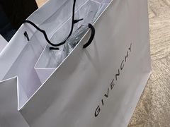 -GIVENCHY(佛罗伦萨小镇奥莱店)