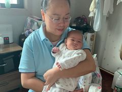 -鲸鱼妈妈月嫂/育婴师定制