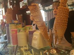 -Gelateria Dondoli