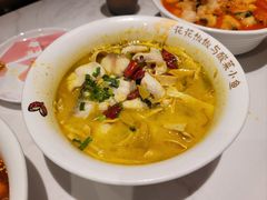 -渝是乎酸菜鱼(龙旗购物中心店)