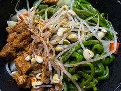 精瘦肉臊子面-手擀菠菜面(西康路店)