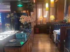 -八府香鸭·啫啫煲(华山路店)