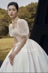 -衣贝姿婚纱礼服馆
