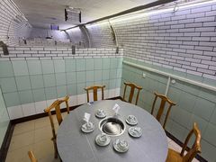 -洞庭洲·防空洞火锅·铜锅涮肉·烧烤(新百广场店)