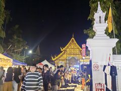 -周日夜市