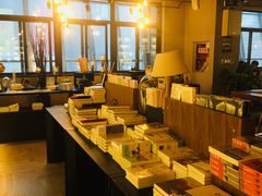 -阅西安新华书店(翠华南路店)