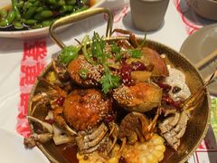 -肥肥虾庄·金牌油焖大虾(汉街SKP店)