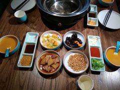 -明洞阿姨·韩式酱蟹烤肉·创意料理(三元桥店)