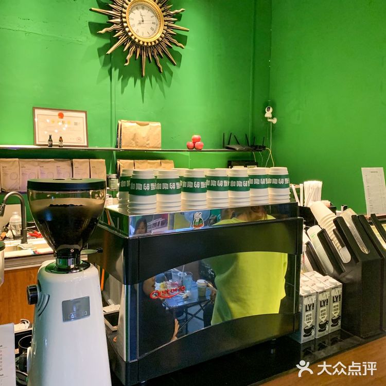 广州探店丨一家黑金风的咖啡店🖤