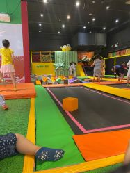 -蹦蹦跳跳(新奥购物中心店)