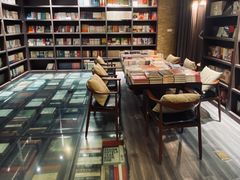 -钟书阁(松江泰晤士小镇店)