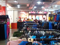 安踏店面-五环Outlets(高新工厂店)