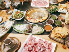 -顶顶汤火牛排火锅·经典铜锅涮肉