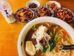 -邱芳粉店(迎宾大道旗舰店)