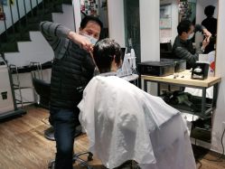 -曼都发型