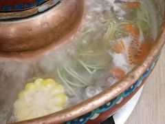 -毛辣果·贵州红酸汤牛肉火锅(西单店)