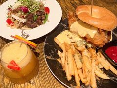 -layback cafe & bar