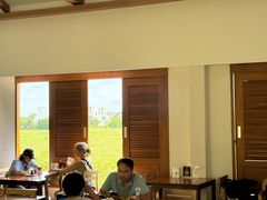 -Chom Cafe and Restaurant