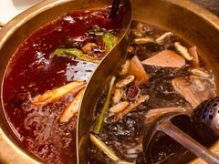-小天鹅火锅·一线江景洪鼎旗舰店(洪崖洞店)