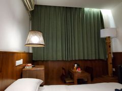 -拖板鞋咖啡旅行酒店(春熙路地铁站店)