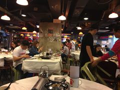大堂-鲜入围煮花胶鸡海鲜火锅