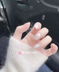 -吉吉靓甲美睫