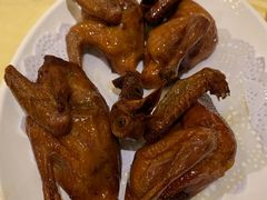招牌烤乳鸽-石岐佬中山菜馆(张溪店)