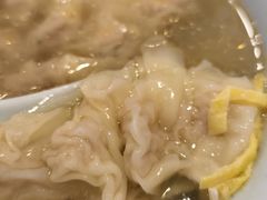 鲜肉小馄饨-小姜锅贴(凤凰街店)