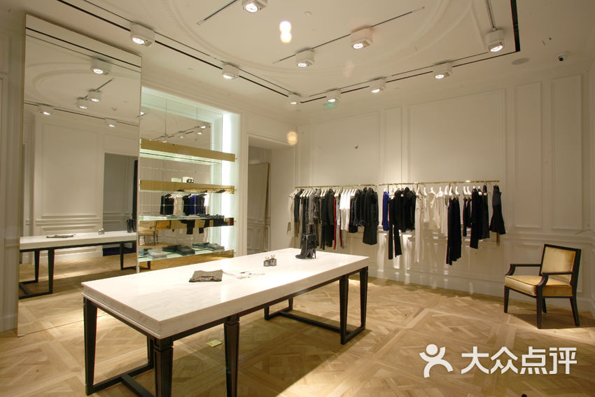 balmain(国金中心店)店内环境图片 - 第1张