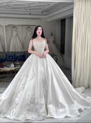 -拉瑞娜LaReine婚纱礼服高级定制