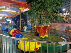 -顺德大良半月城游乐场