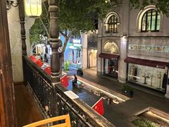 -猫的天空之城概念书店(杭州南宋御街店)