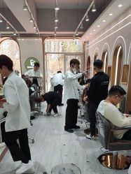 -妃格美发沙龙·烫发·染发