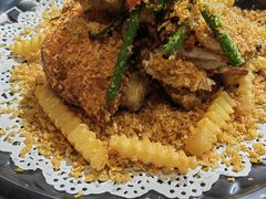 避风塘炒石岩蟹-79号渔船海鲜饭店(宝安店)