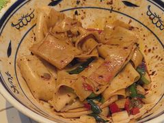 -阿瓦山寨·湘菜现炒·剁椒鱼头王(咸阳总店)