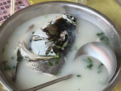 奶汤鱼头-雪湖煜辰鱼头老店(雪野湖店)