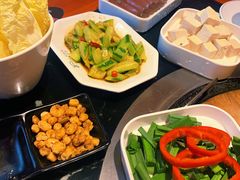 -六州府地锅鸡·农家菜·龙虾(未来科技城店)