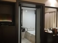 -曼谷湄南河畔华美达广场酒店