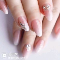 -Pink You美甲洗眉纹绣定制中心