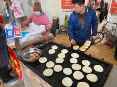 自助取餐区-老西关黄老太牛肉烧饼