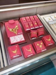 -周大福CHOW TAI FOOK(长寿路189弄购物中心店)