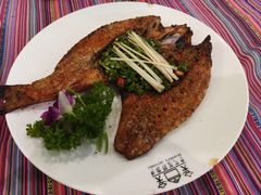 -香巴拉云南餐厅(华莱坞店)